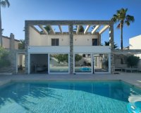 Resale - Villa -
Orihuela Costa - La Zenia