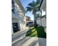 Resale - Villa -
Orihuela Costa - La Zenia