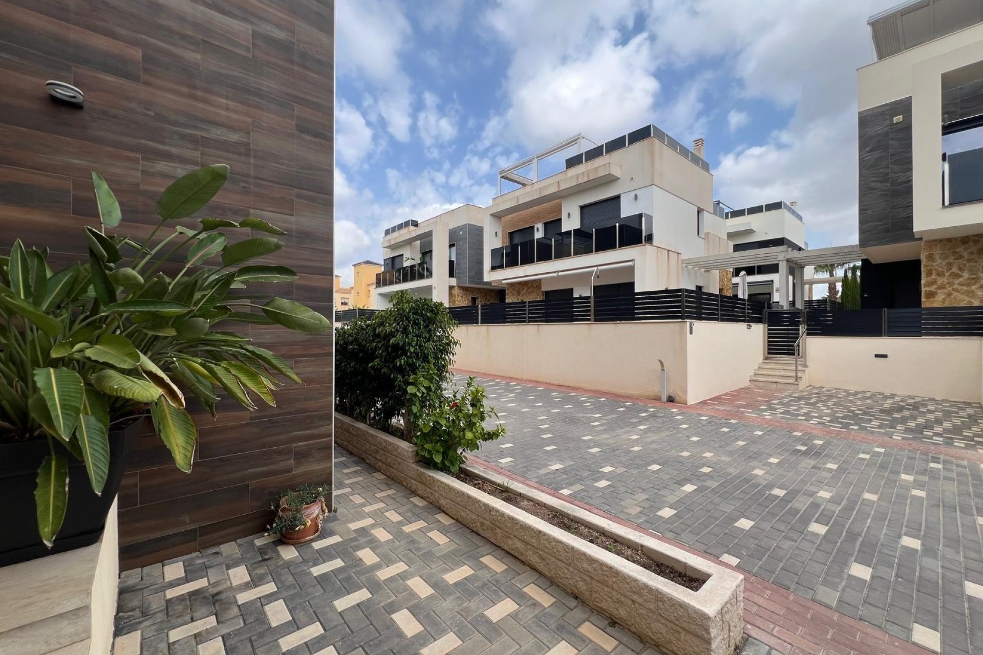 Resale - Villa -
Orihuela Costa - Lomas de Cabo Roig