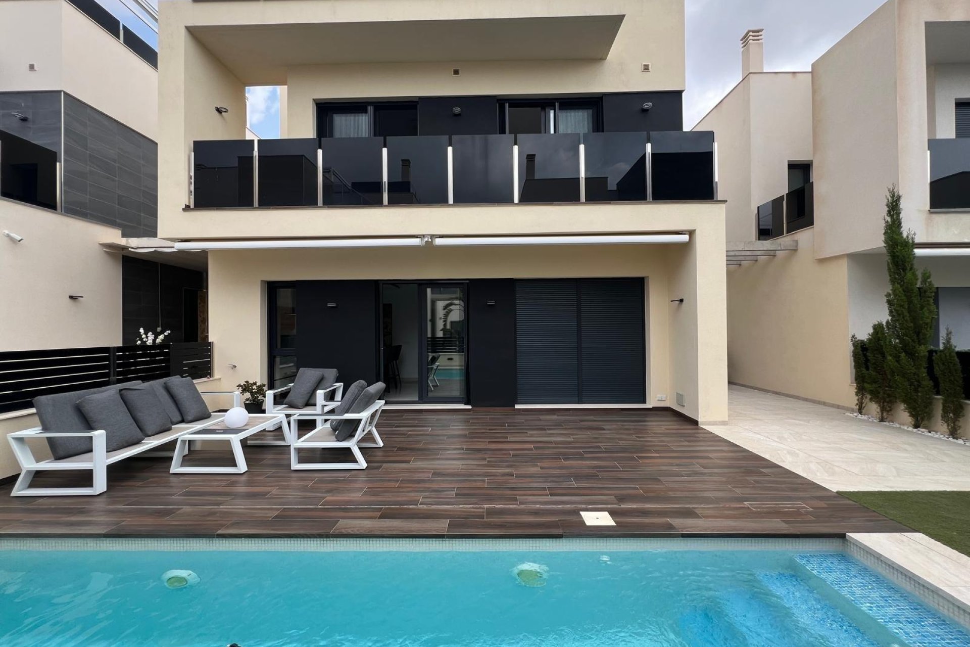 Resale - Villa -
Orihuela Costa - Lomas de Cabo Roig