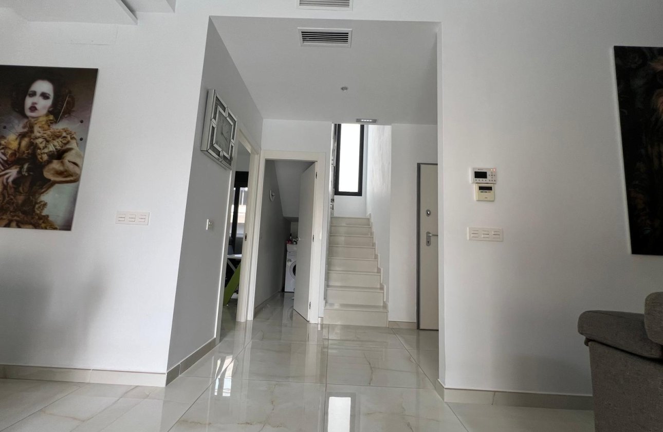 Resale - Villa -
Orihuela Costa - Lomas de Cabo Roig