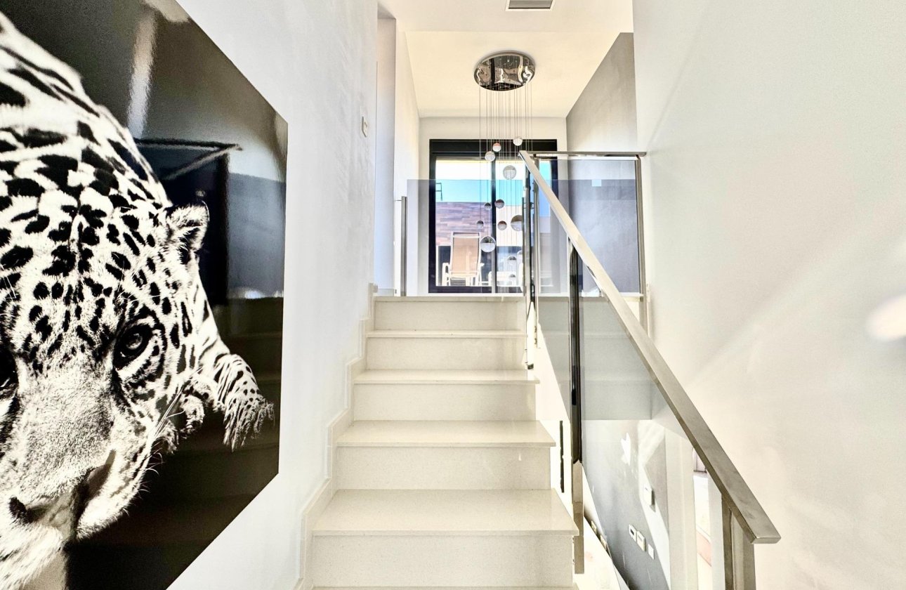 Resale - Villa -
Orihuela Costa - Lomas de Cabo Roig