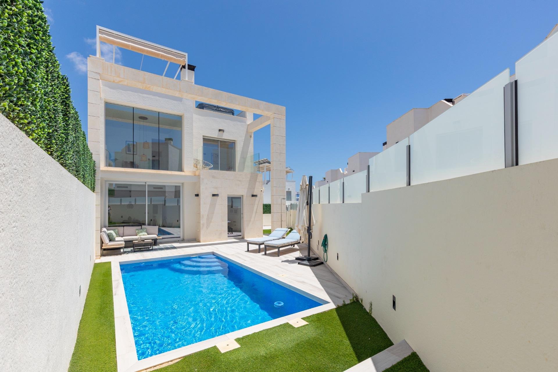 Resale - Villa -
Orihuela Costa - Lomas de Cabo Roig