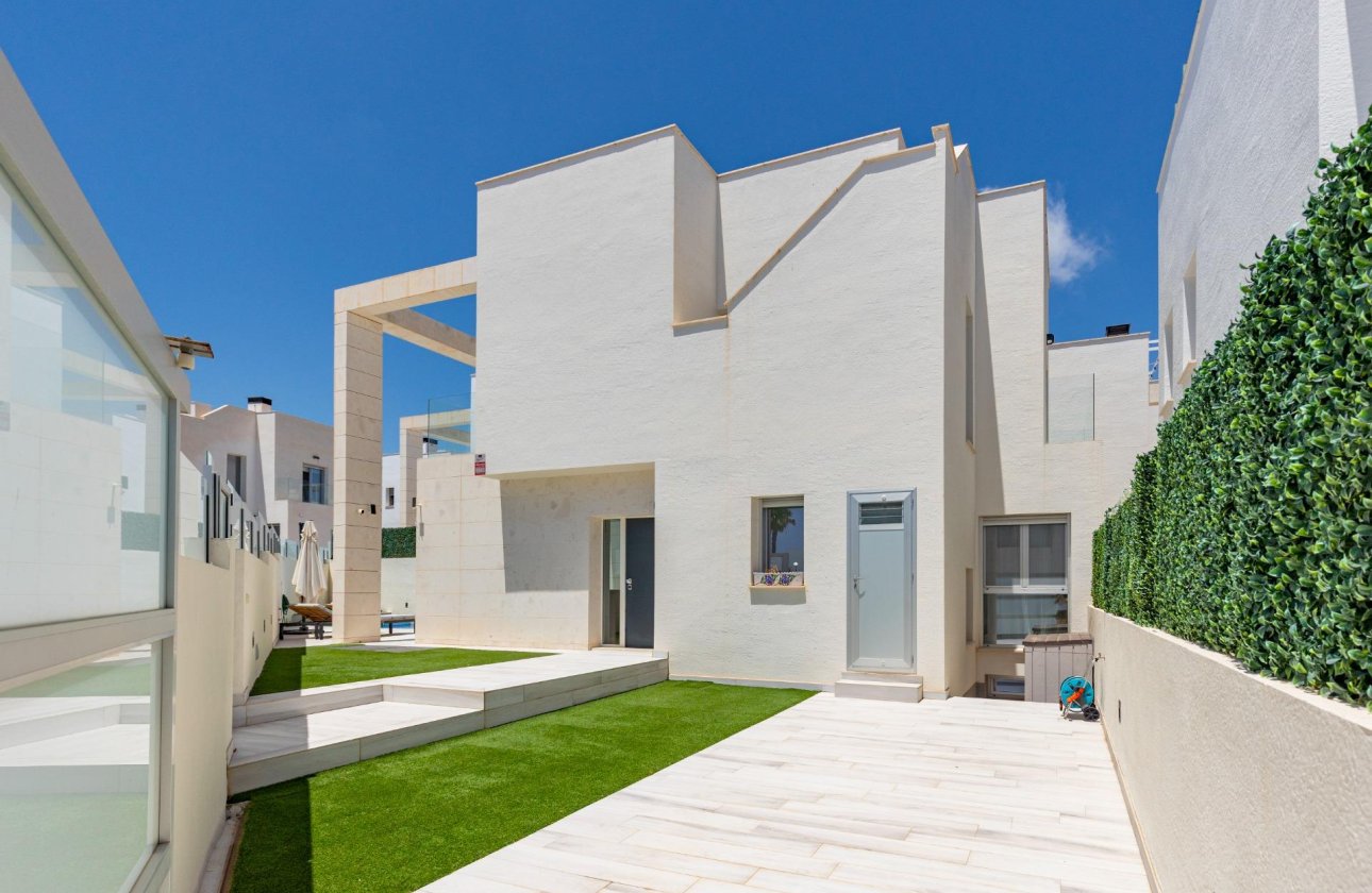 Resale - Villa -
Orihuela Costa - Lomas de Cabo Roig
