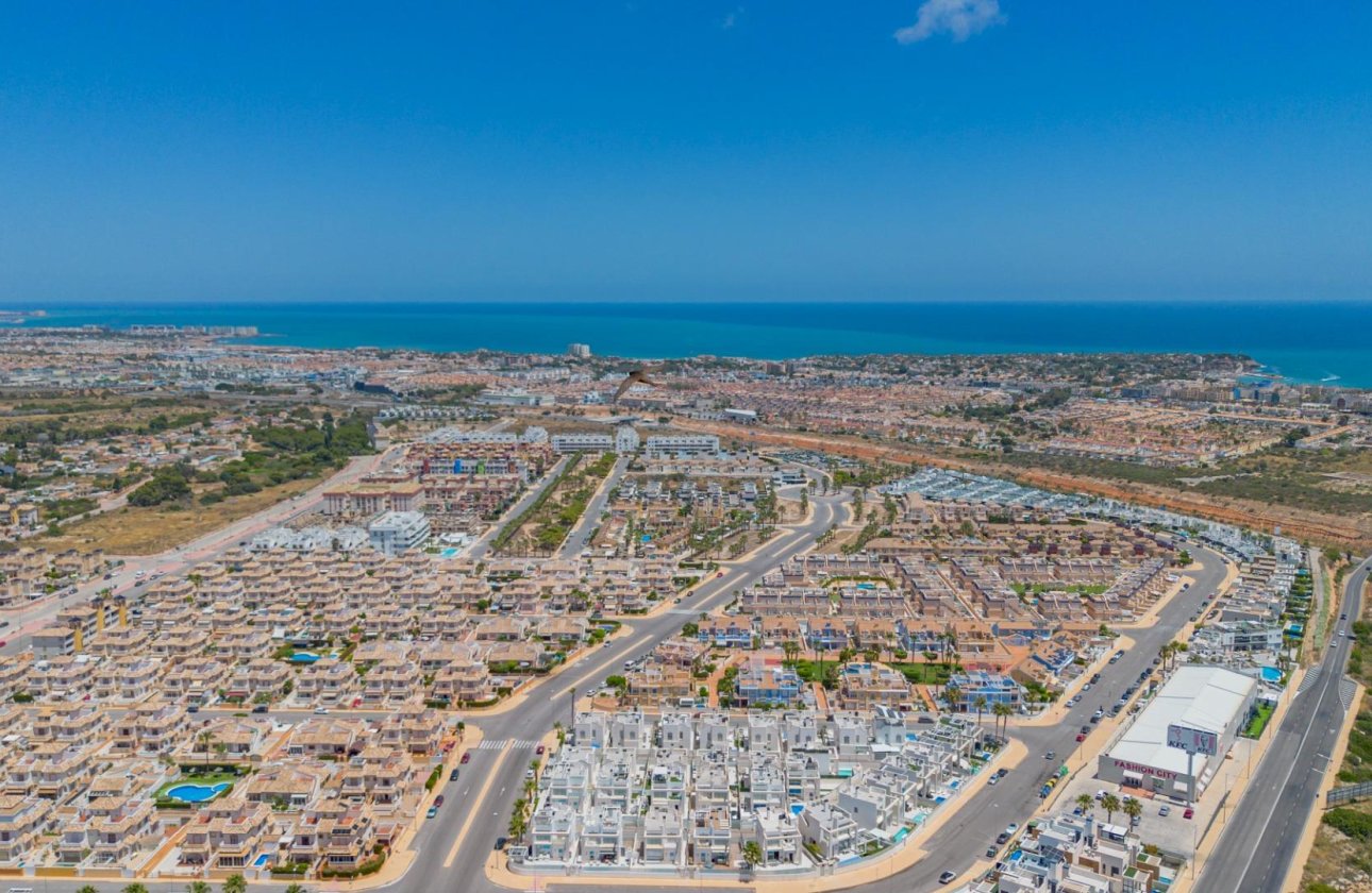 Resale - Villa -
Orihuela Costa - Lomas de Cabo Roig