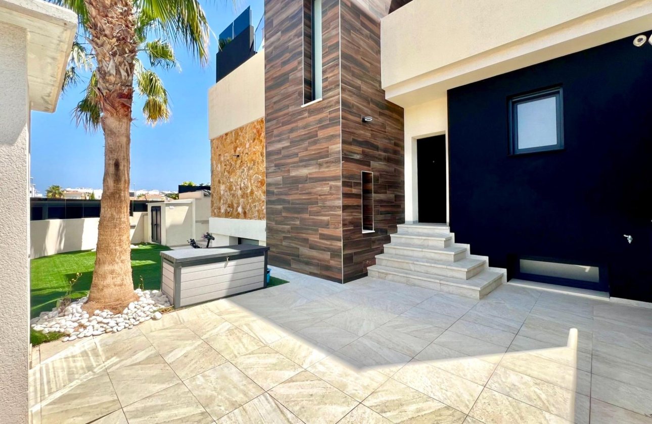 Resale - Villa -
Orihuela Costa - Lomas de Cabo Roig