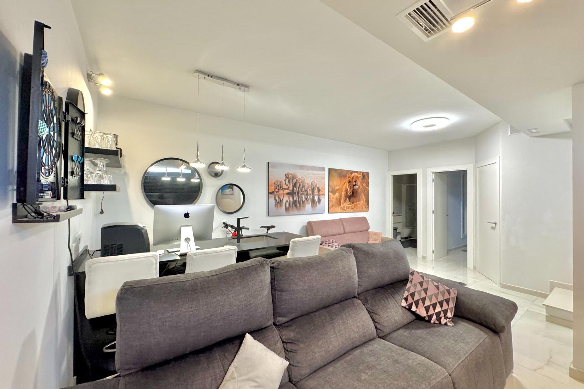 Resale - Villa -
Orihuela Costa - Lomas de Cabo Roig