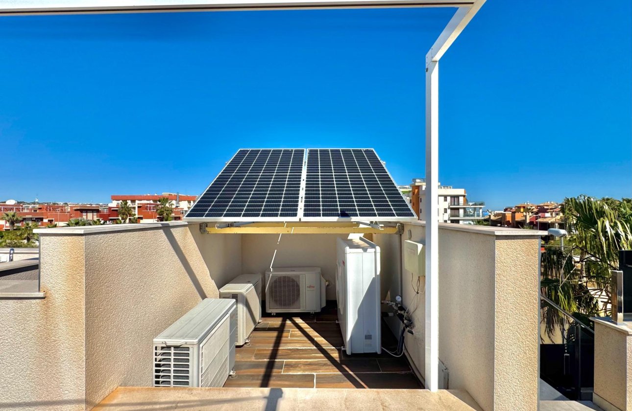 Resale - Villa -
Orihuela Costa - Lomas de Cabo Roig