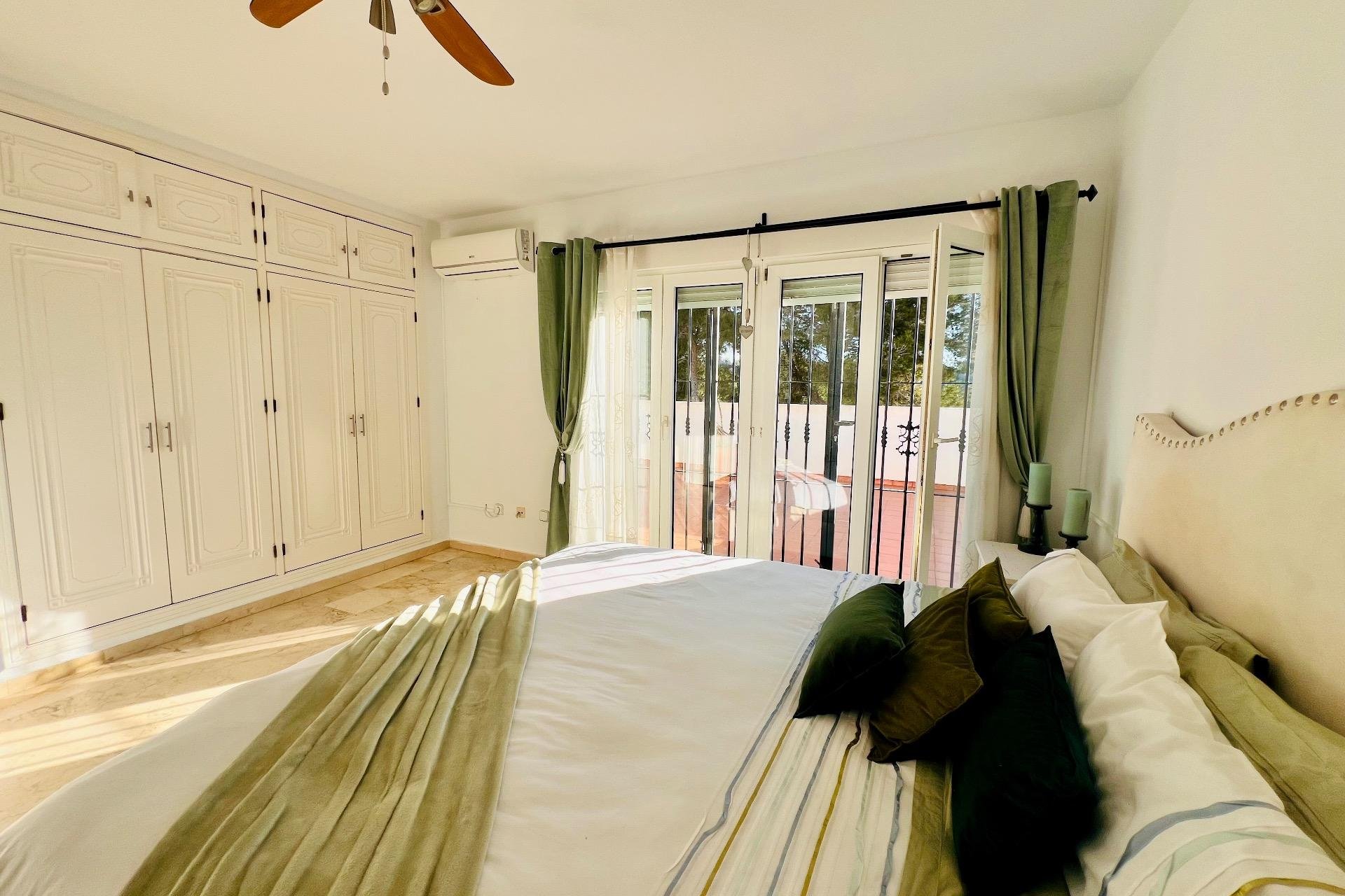 Resale - Villa -
Orihuela Costa - Lomas De Campoamor-las Ramblas