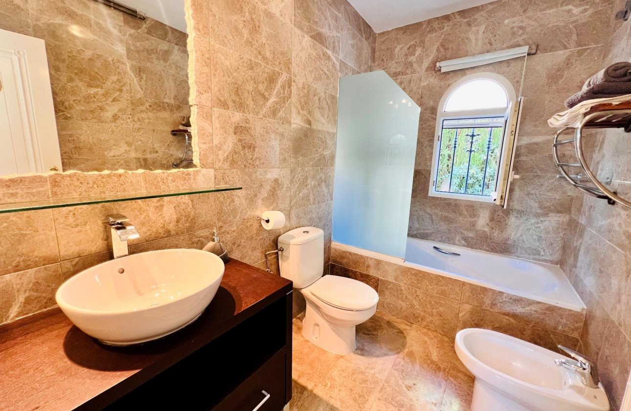 Resale - Villa -
Orihuela Costa - Lomas De Campoamor-las Ramblas