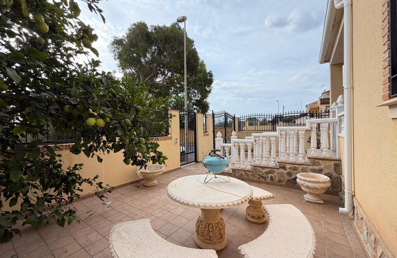 Resale - Villa -
Orihuela Costa - Lomas De Don Juan