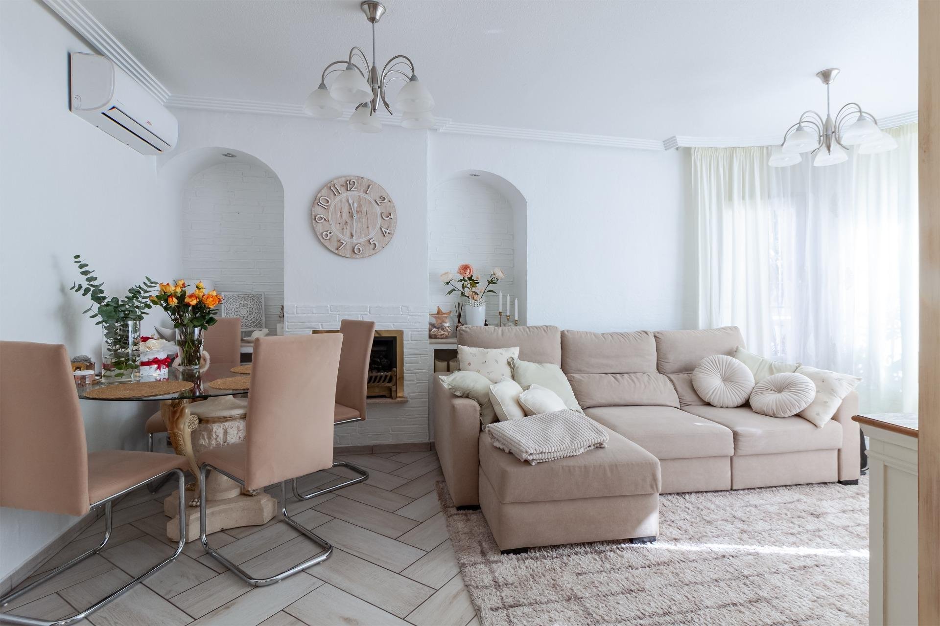 Resale - Villa -
Orihuela Costa - Los Almendros-la Florida