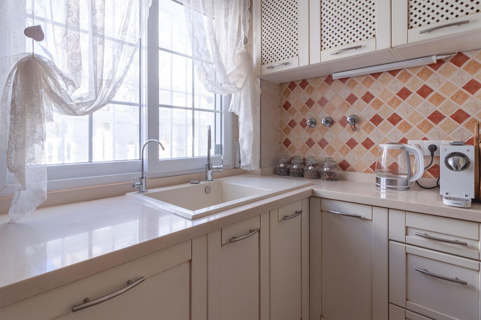 Resale - Villa -
Orihuela Costa - Los Almendros-la Florida