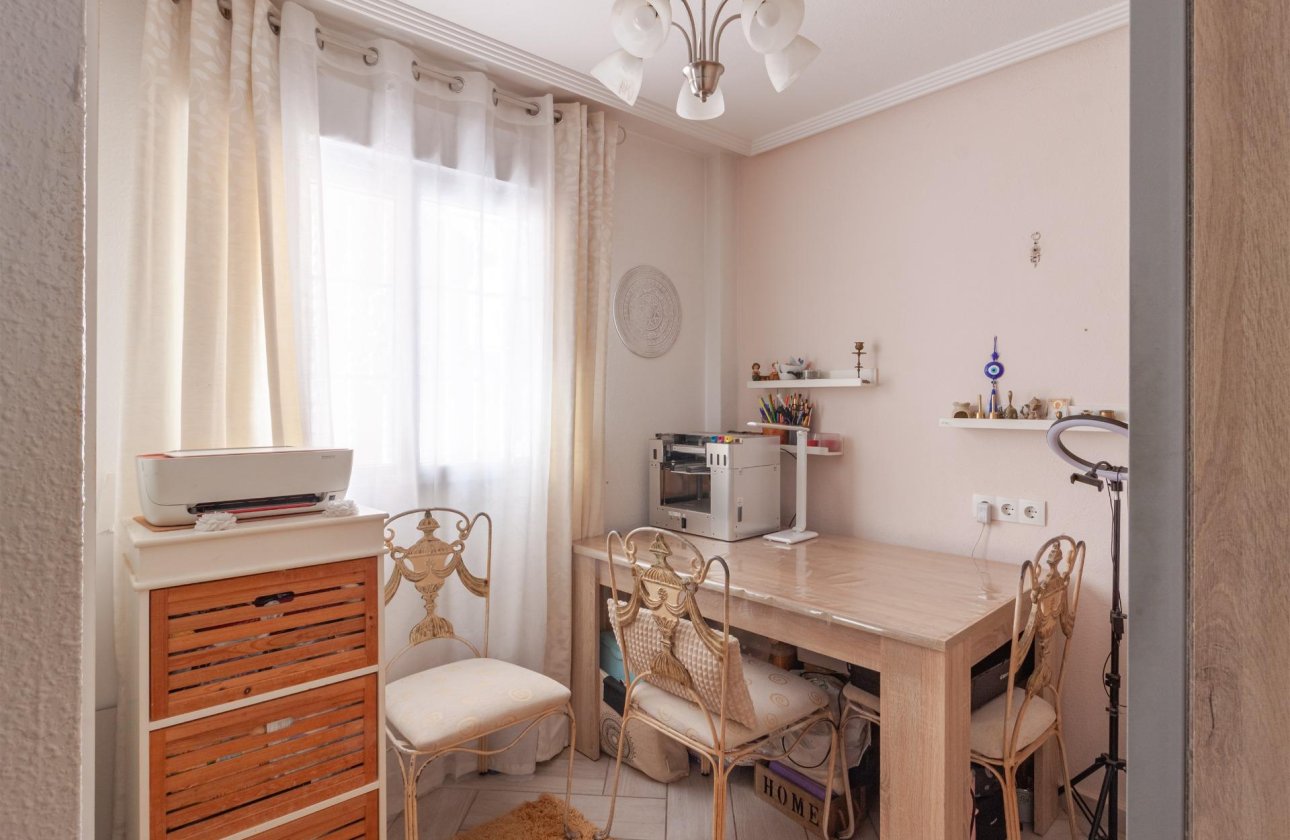 Resale - Villa -
Orihuela Costa - Los Almendros-la Florida