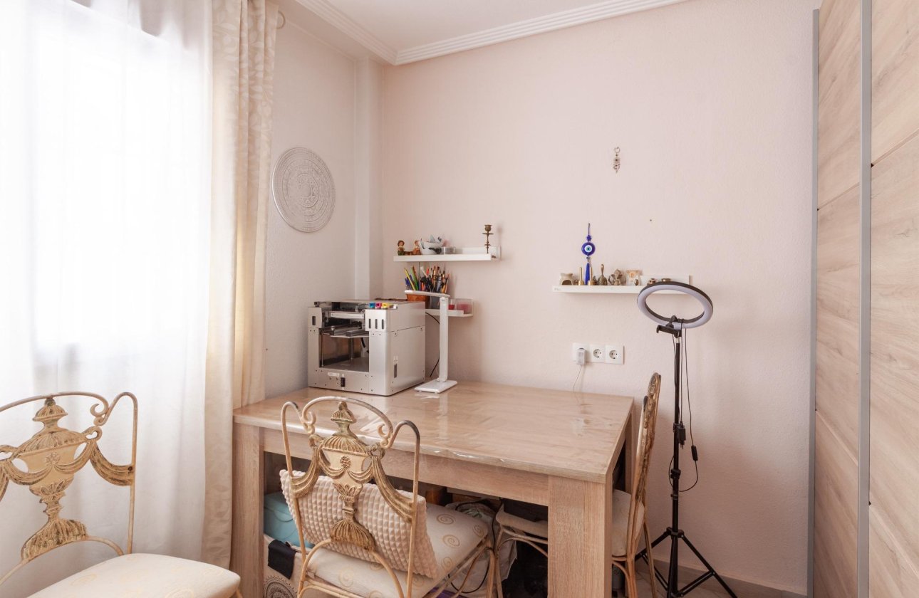 Resale - Villa -
Orihuela Costa - Los Almendros-la Florida