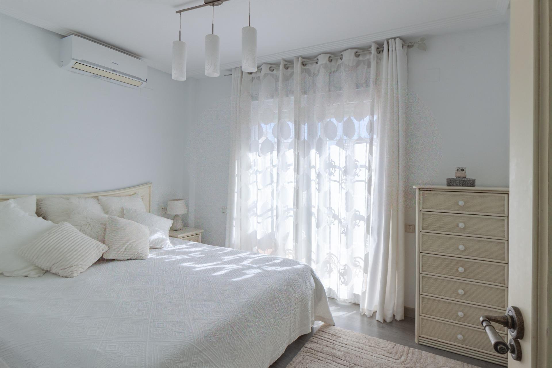 Resale - Villa -
Orihuela Costa - Los Almendros-la Florida