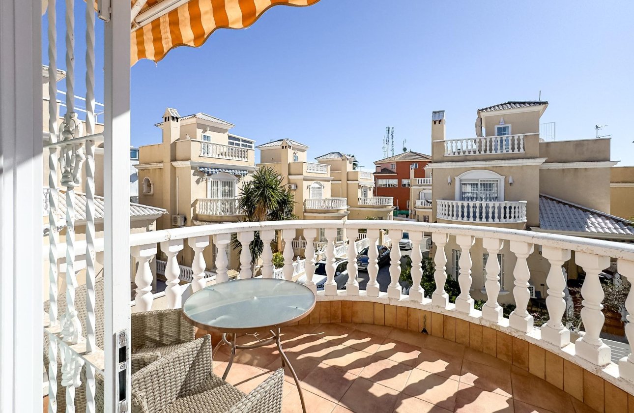 Resale - Villa -
Orihuela Costa - Los Almendros-la Florida