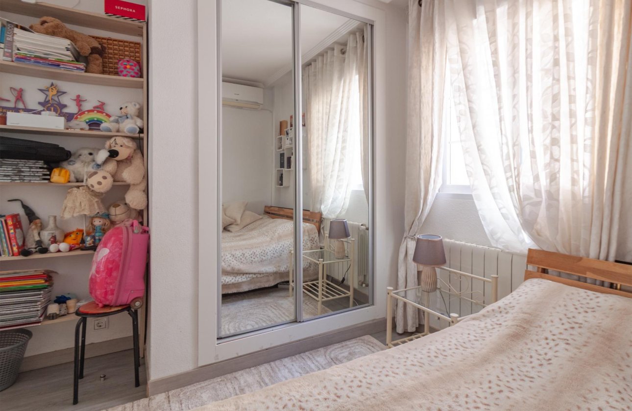 Resale - Villa -
Orihuela Costa - Los Almendros-la Florida