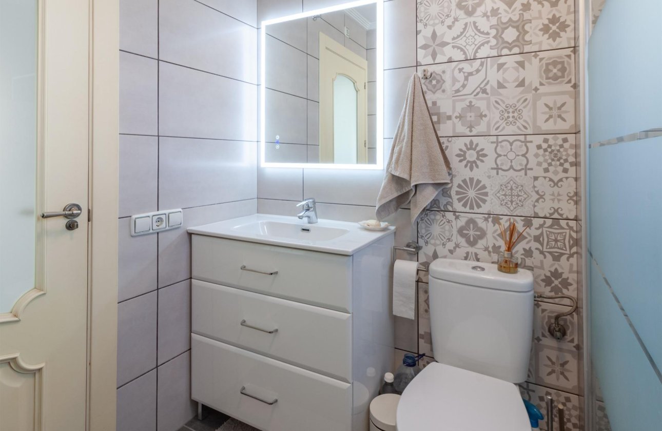 Resale - Villa -
Orihuela Costa - Los Almendros-la Florida