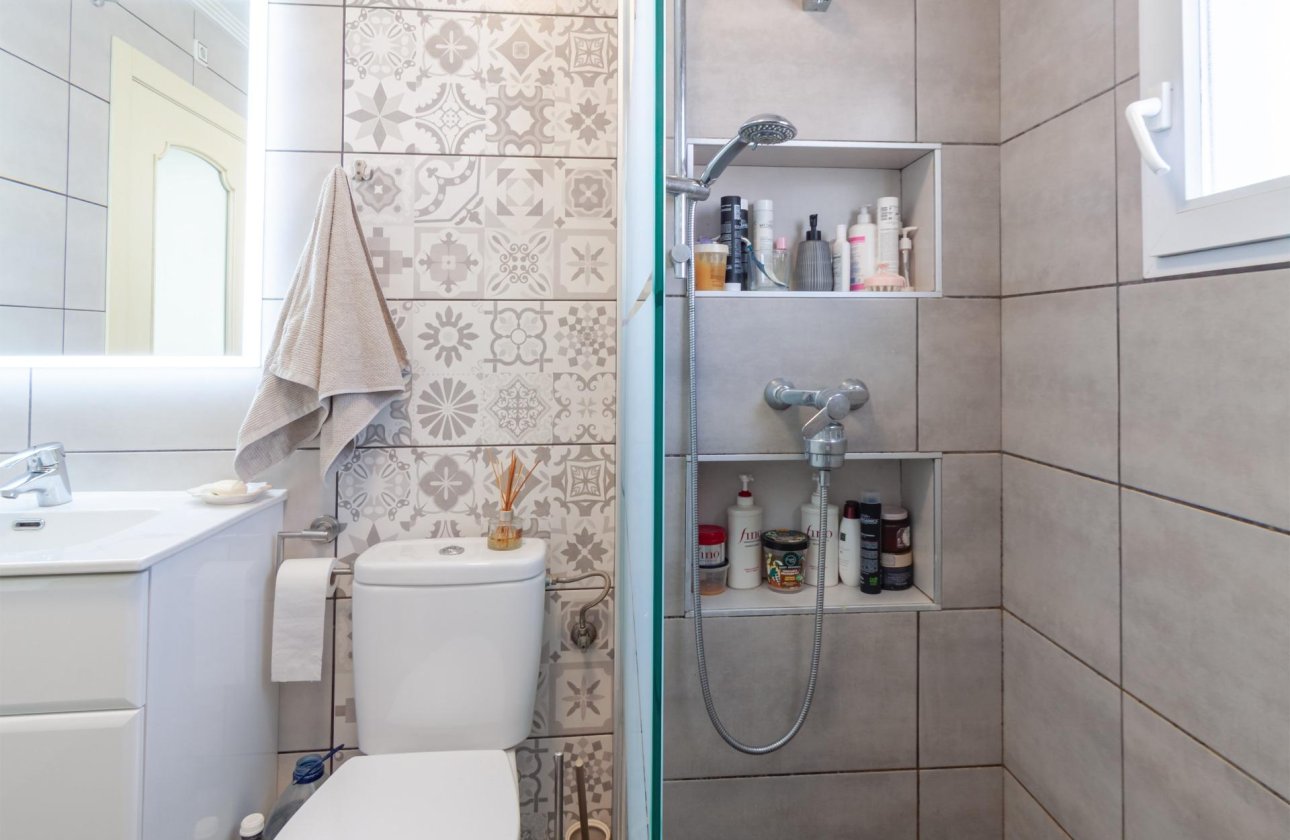 Resale - Villa -
Orihuela Costa - Los Almendros-la Florida