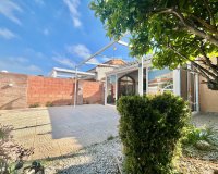 Resale - Villa -
Orihuela Costa - Los Almendros-la Florida