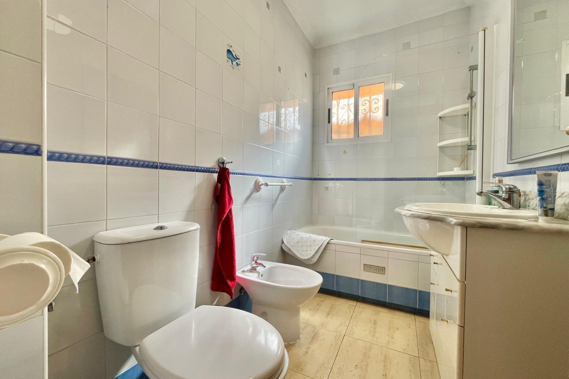 Resale - Villa -
Orihuela Costa - Los Almendros-la Florida