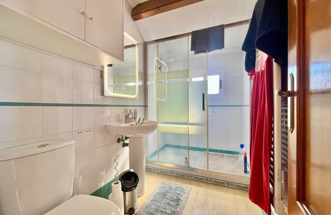 Resale - Villa -
Orihuela Costa - Los Almendros-la Florida