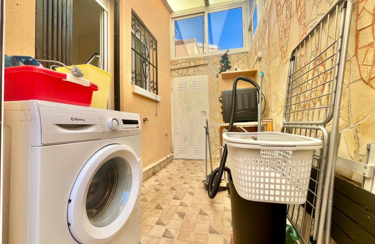 Resale - Villa -
Orihuela Costa - Los Almendros-la Florida