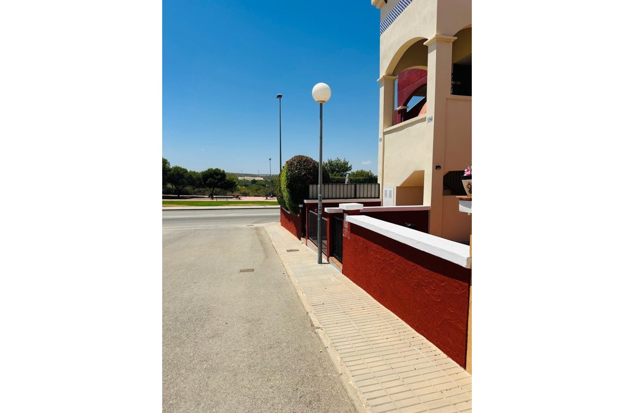 Resale - Villa -
Orihuela Costa - Los Altos