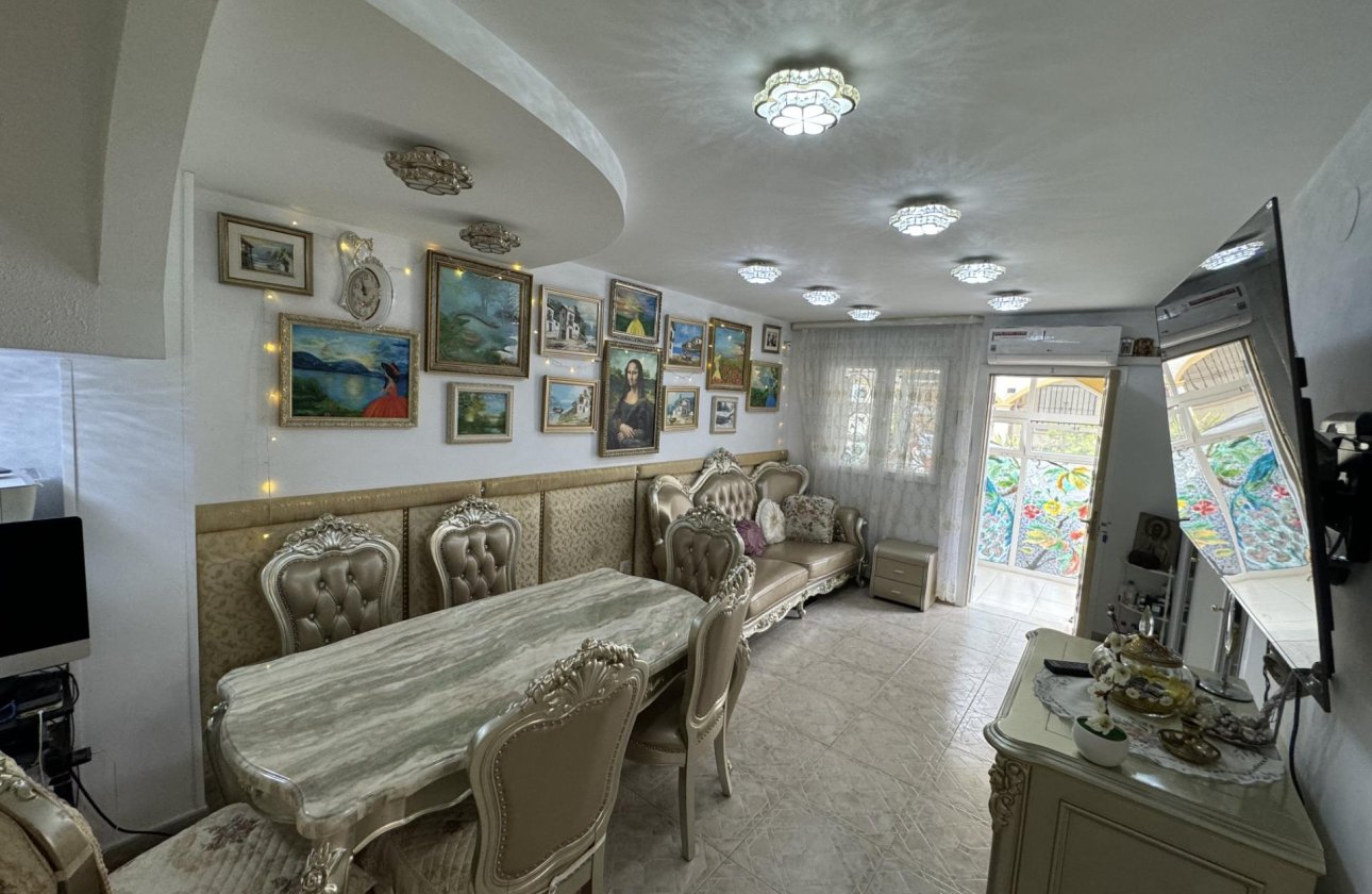 Resale - Villa -
Orihuela Costa - Los Dolses