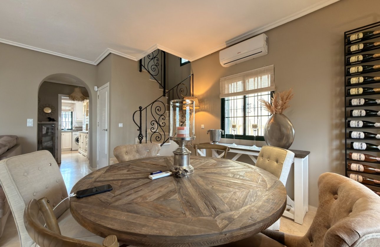 Resale - Villa -
Orihuela Costa - Los Doses