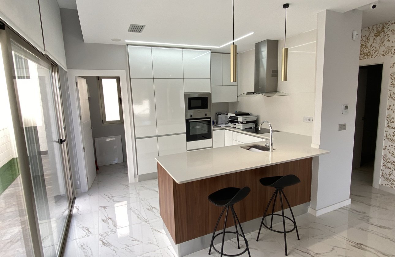 Resale - Villa -
Orihuela Costa - PAU 26