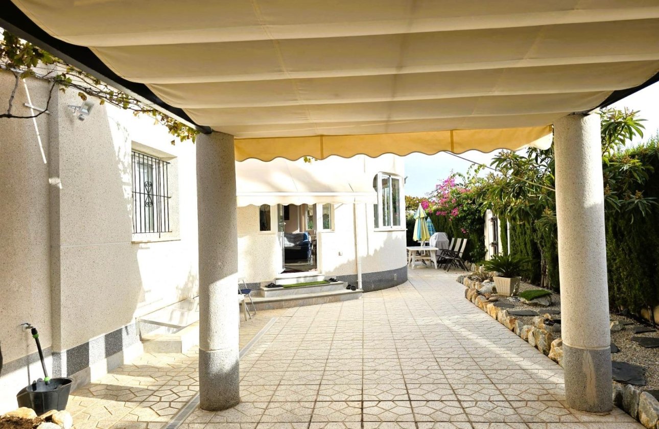 Resale - Villa -
Orihuela Costa - Playa Flamenca