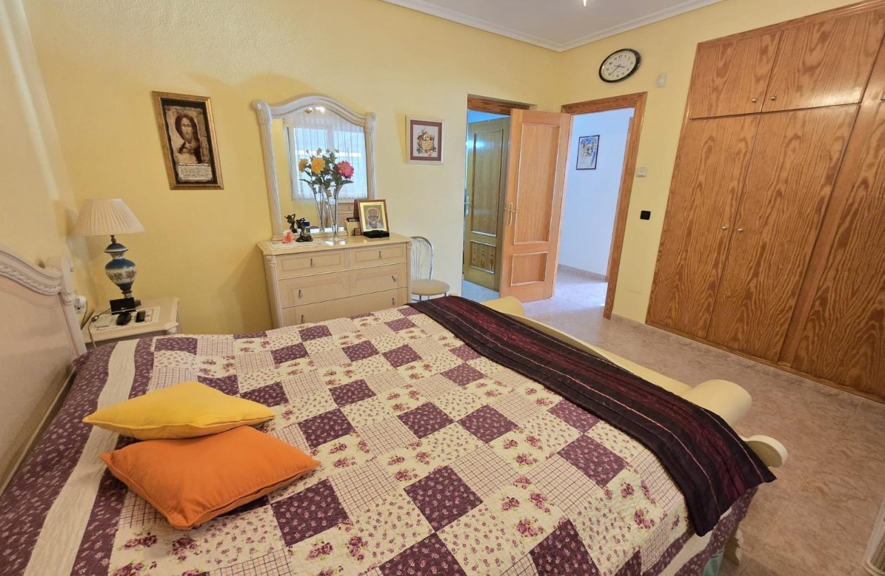 Resale - Villa -
Orihuela Costa - Playa Flamenca