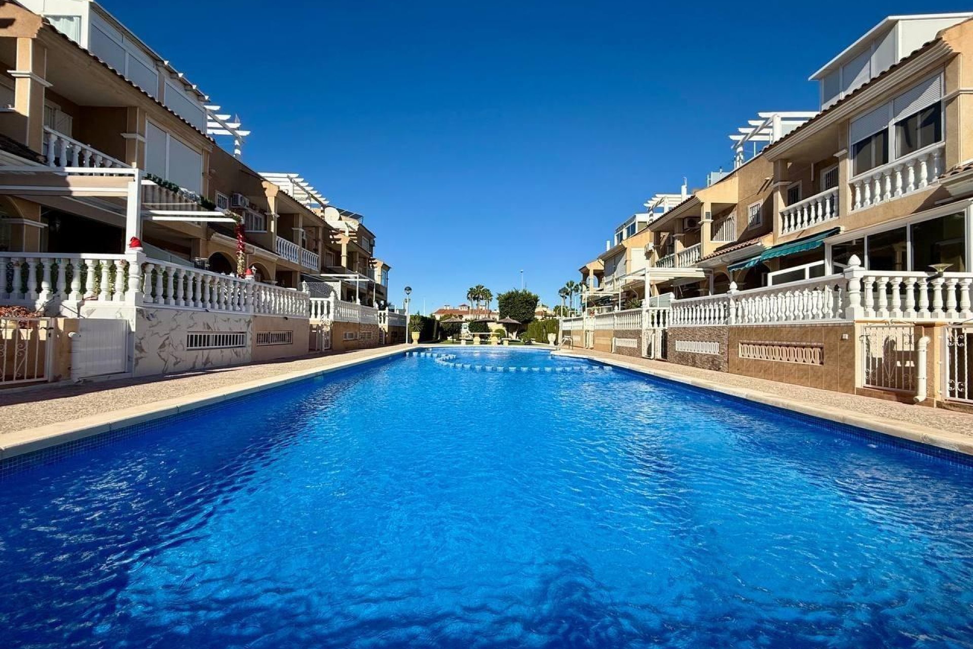 Resale - Villa -
Orihuela Costa - Playa Flamenca