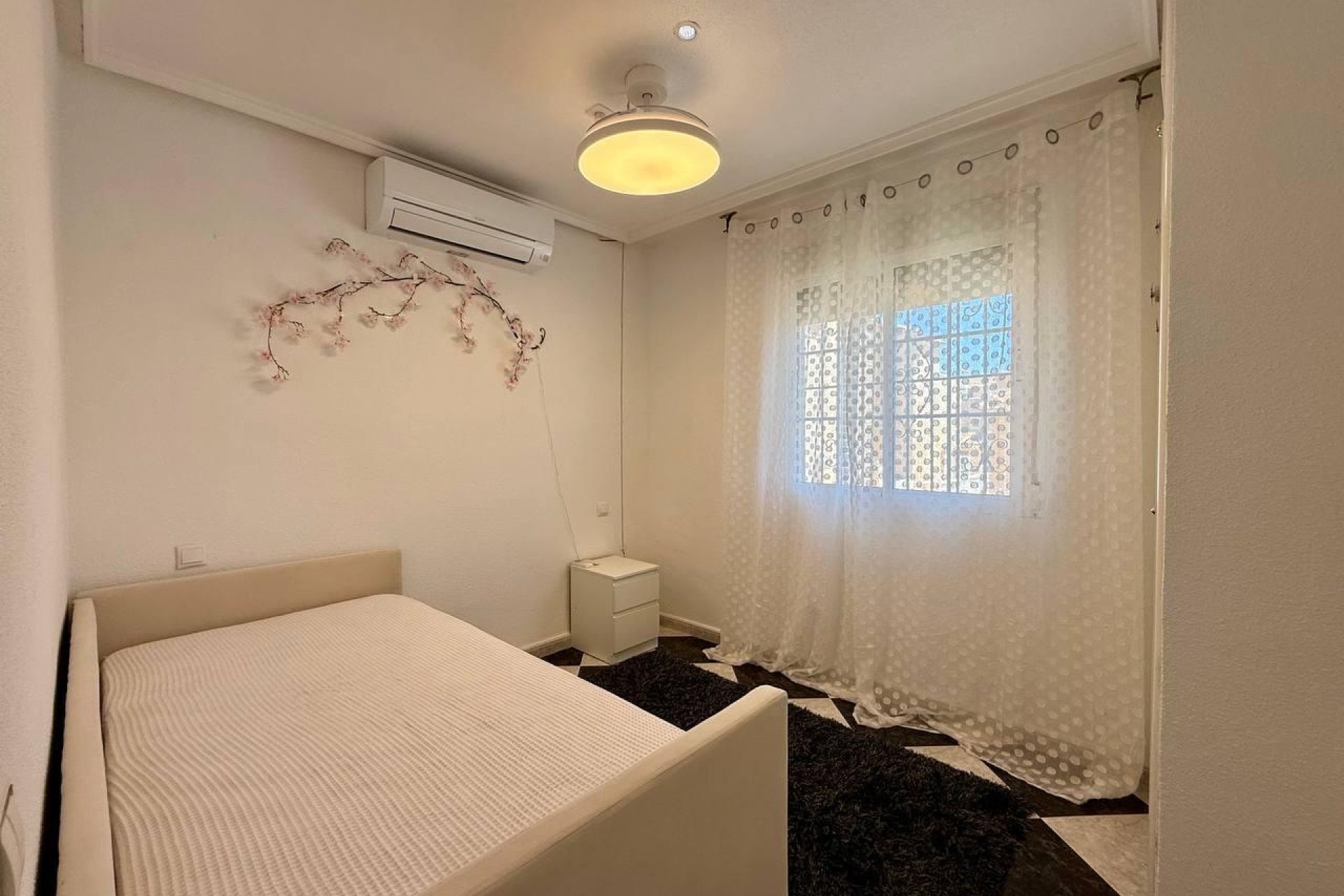 Resale - Villa -
Orihuela Costa - Playa Flamenca