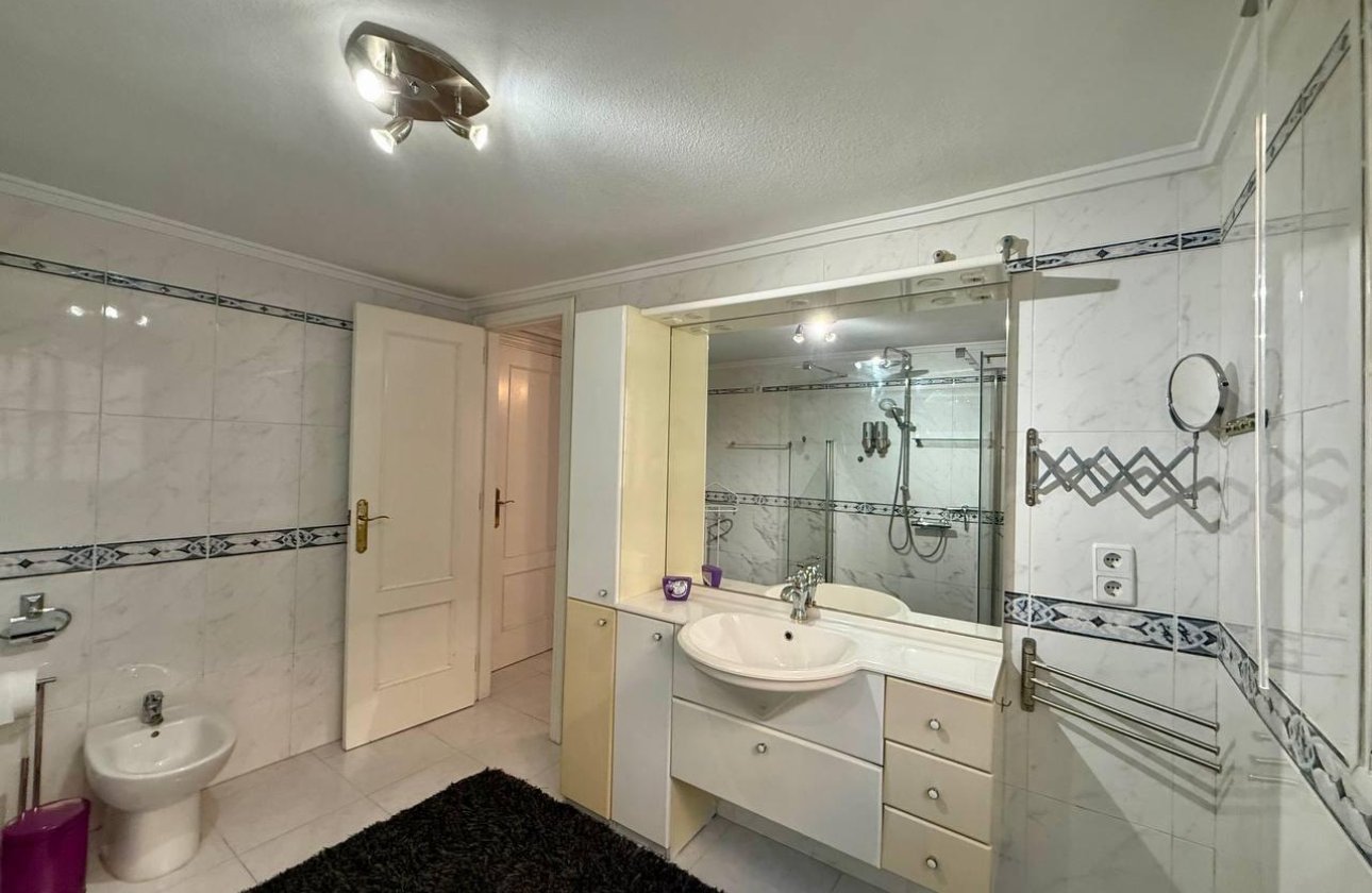 Resale - Villa -
Orihuela Costa - Playa Flamenca
