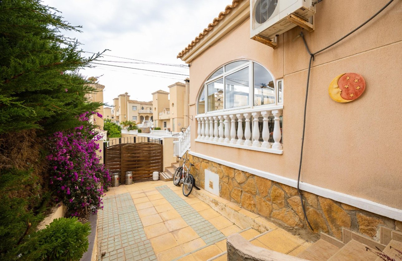 Resale - Villa -
Orihuela Costa - Villamartín-las Filipinas