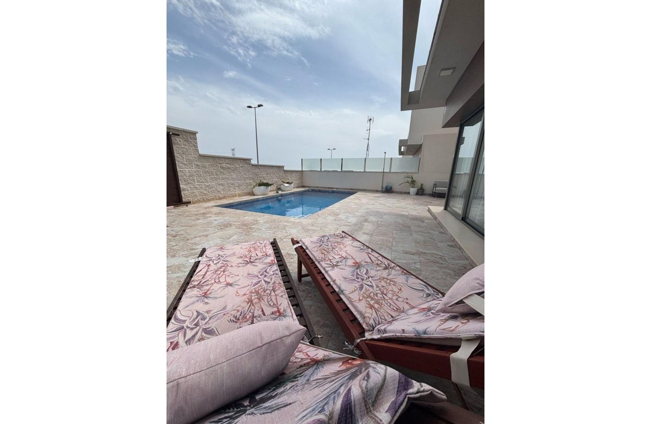 Resale - Villa -
Orihuela Costa - Villamartín-las Filipinas