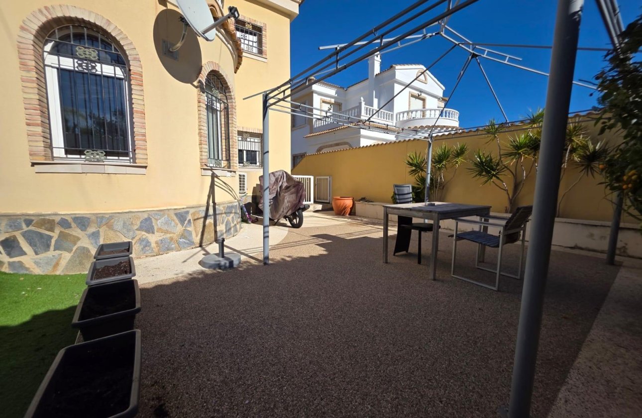 Resale - Villa -
Orihuela Costa - Villamartín-las Filipinas