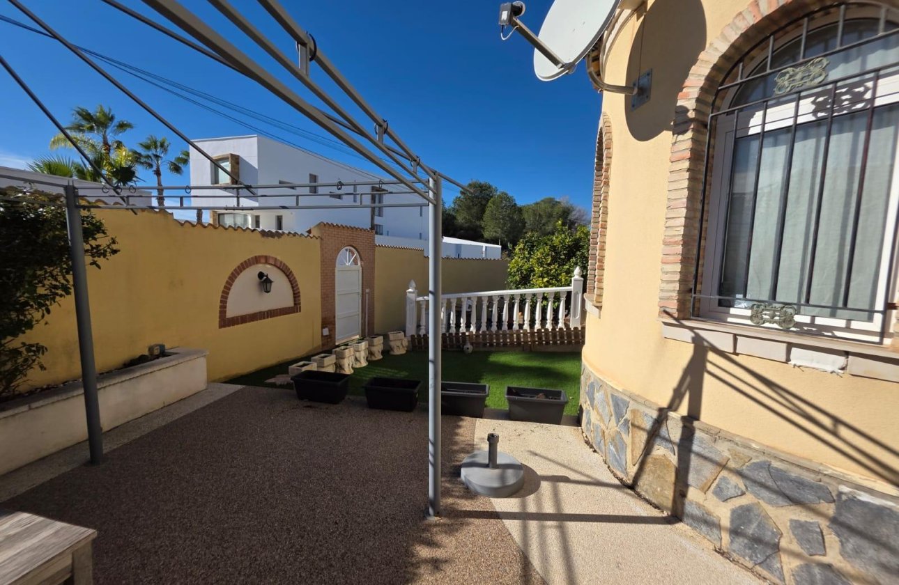 Resale - Villa -
Orihuela Costa - Villamartín-las Filipinas