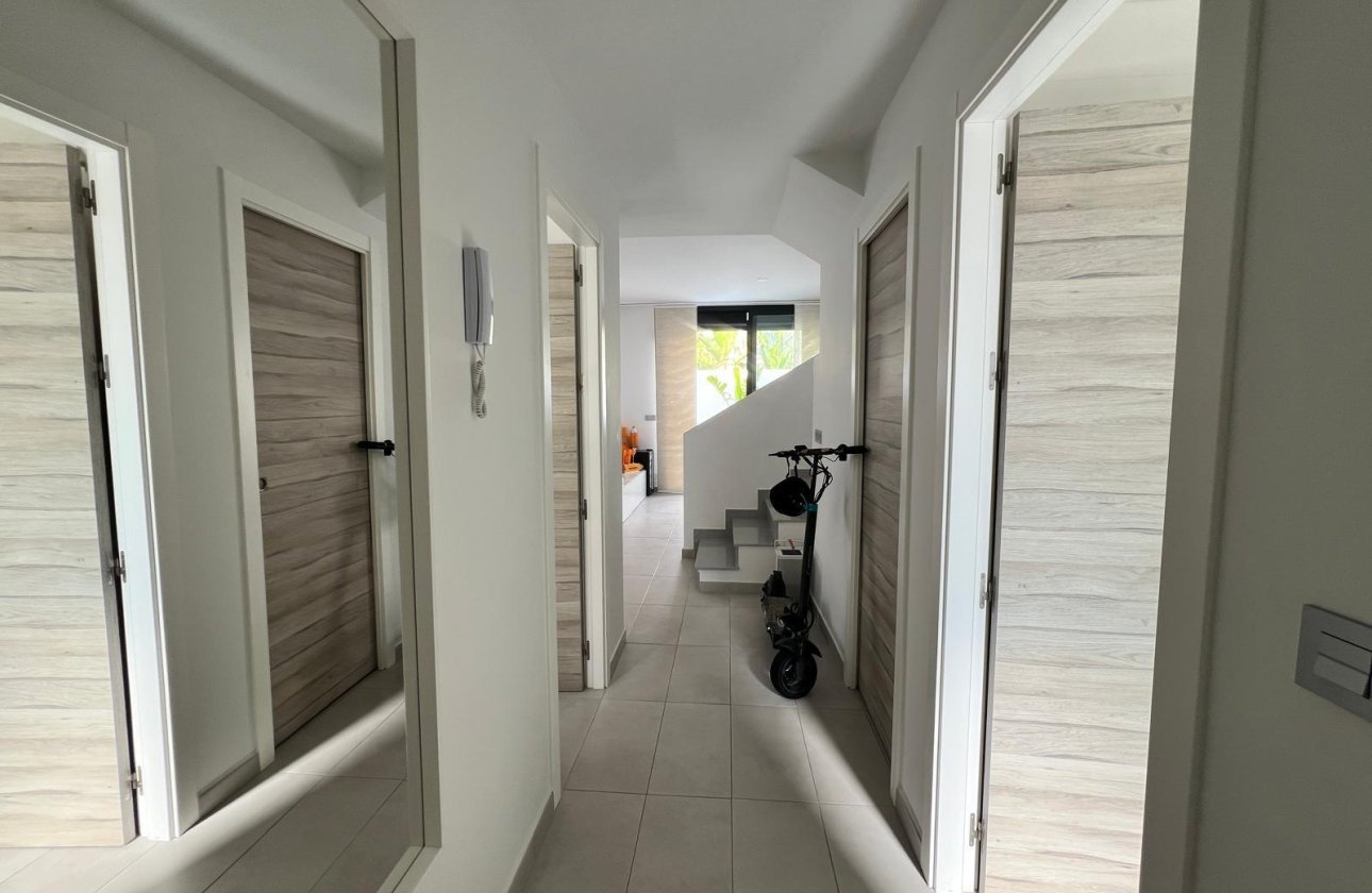 Resale - Villa -
Orihuela Costa - Villamartín-las Filipinas