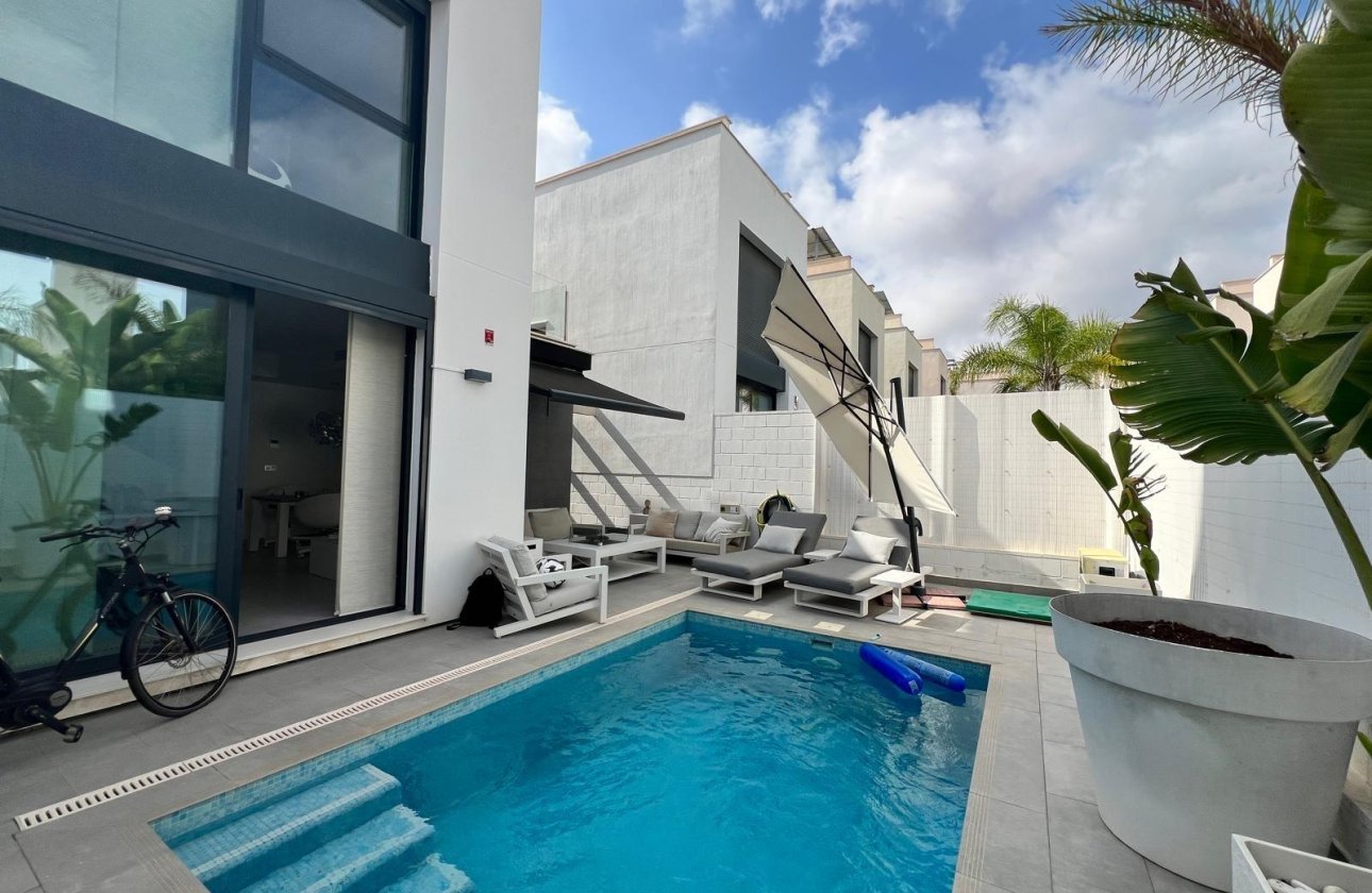 Resale - Villa -
Orihuela Costa - Villamartín-las Filipinas