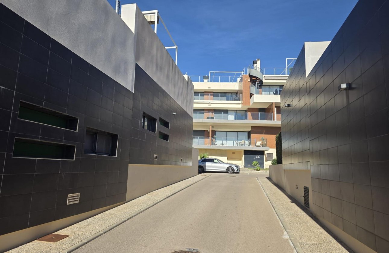 Resale - Villa -
Orihuela Costa - Villamartín