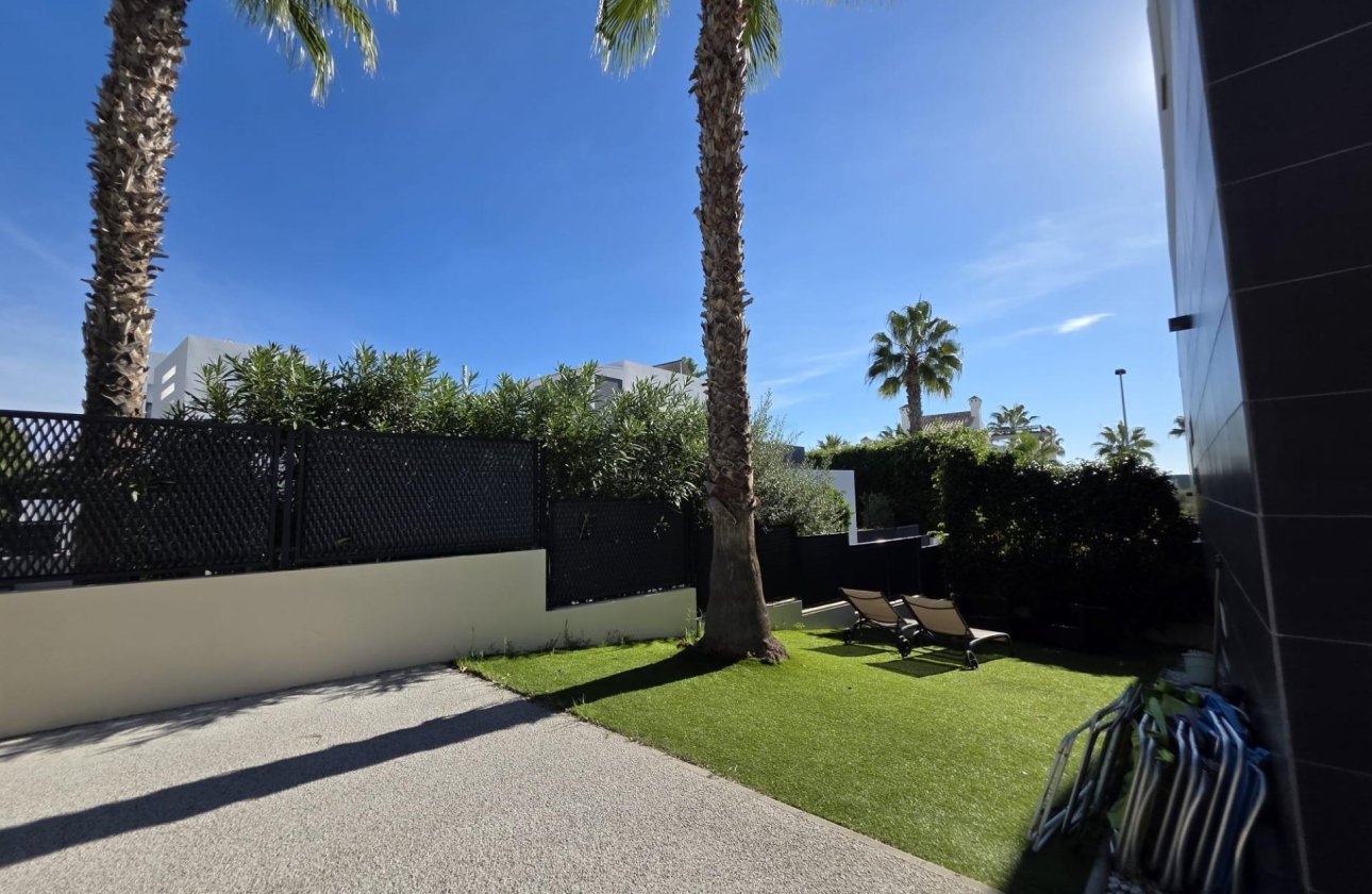 Resale - Villa -
Orihuela Costa - Villamartín