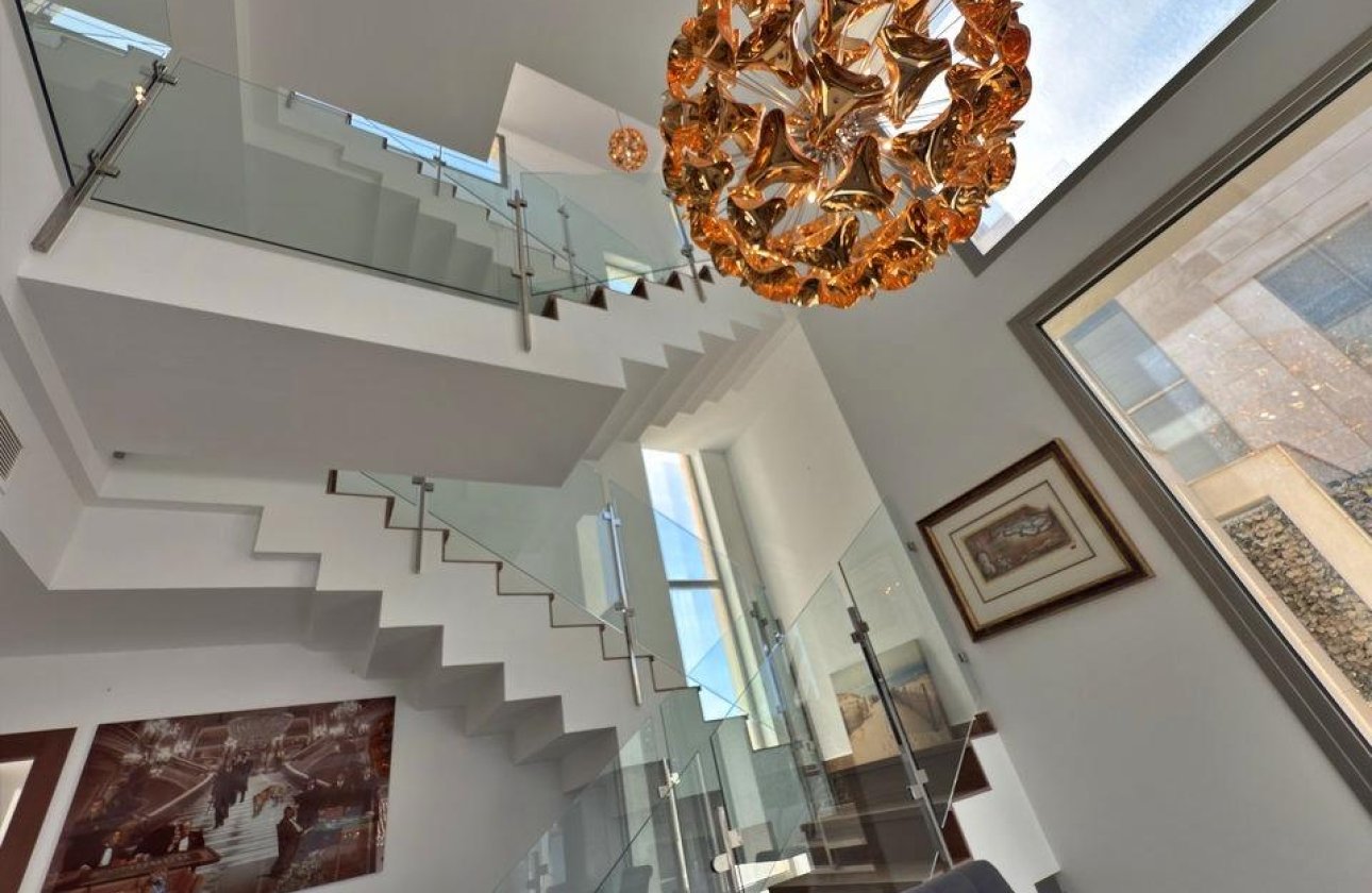 Resale - Villa -
Orihuela Costa - Villamartín