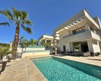 Resale - Villa -
Orihuela Costa - Villamartín