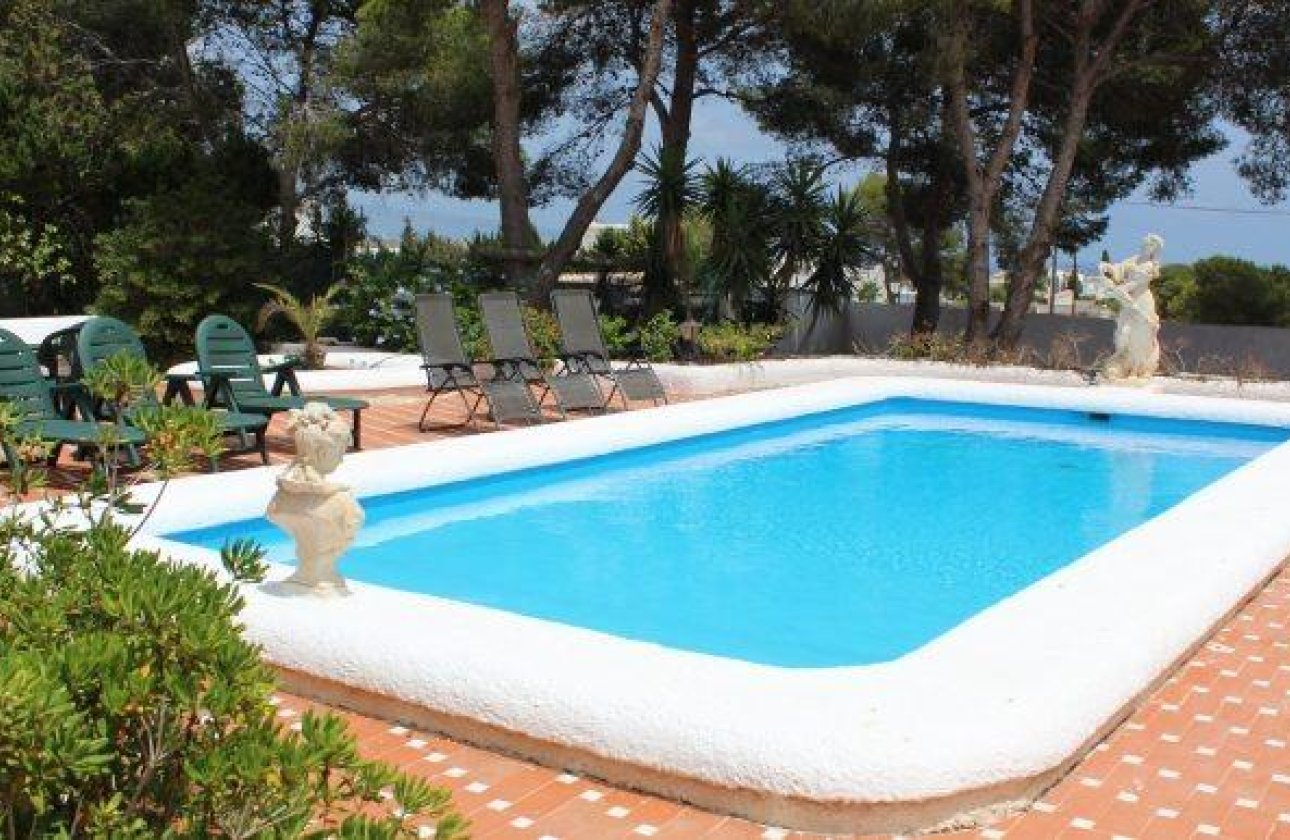 Resale - Villa -
Orihuela Costa - Villamartín