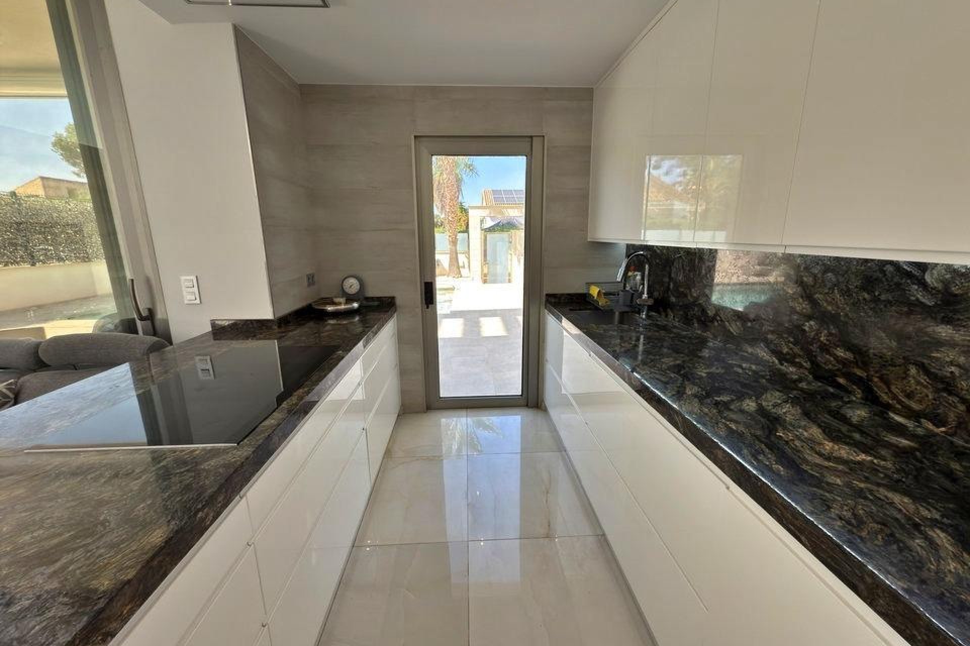 Resale - Villa -
Orihuela Costa - Villamartín