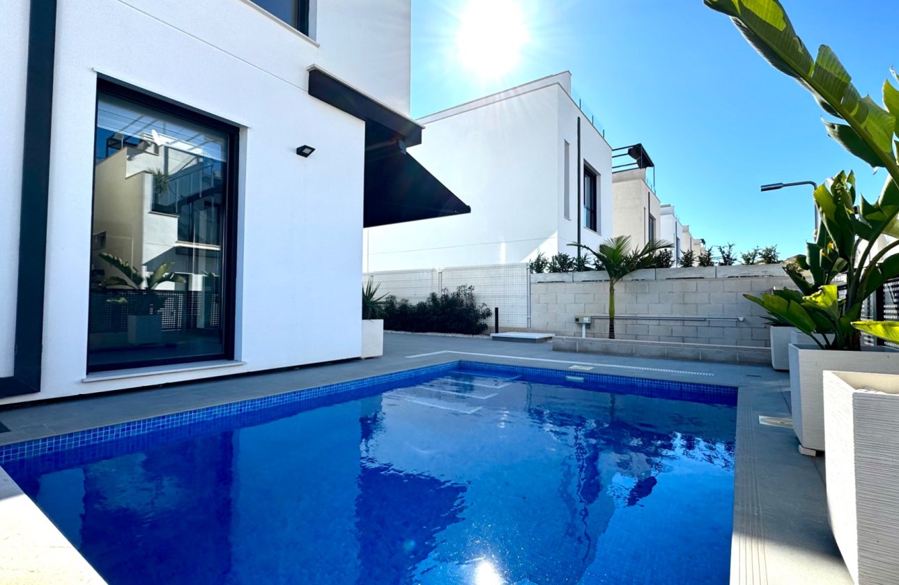 Resale - Villa -
Orihuela Costa - Villamartín